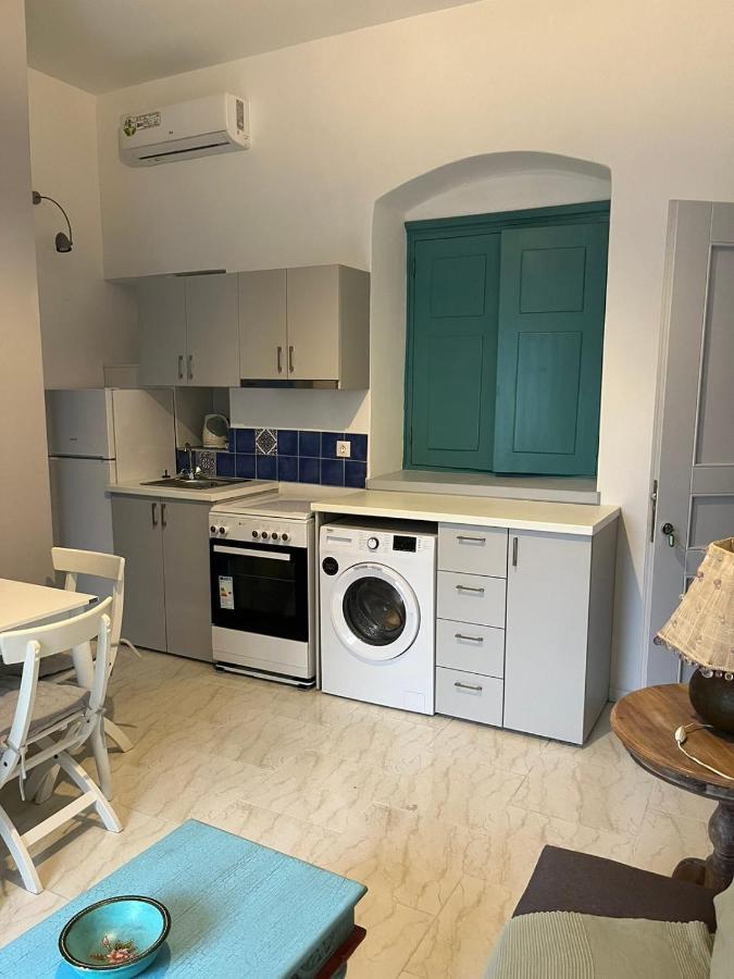 Almira Studios And Apartments Agia Marina  Extérieur photo
