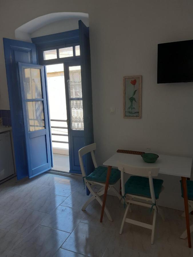 Almira Studios And Apartments Agia Marina  Extérieur photo