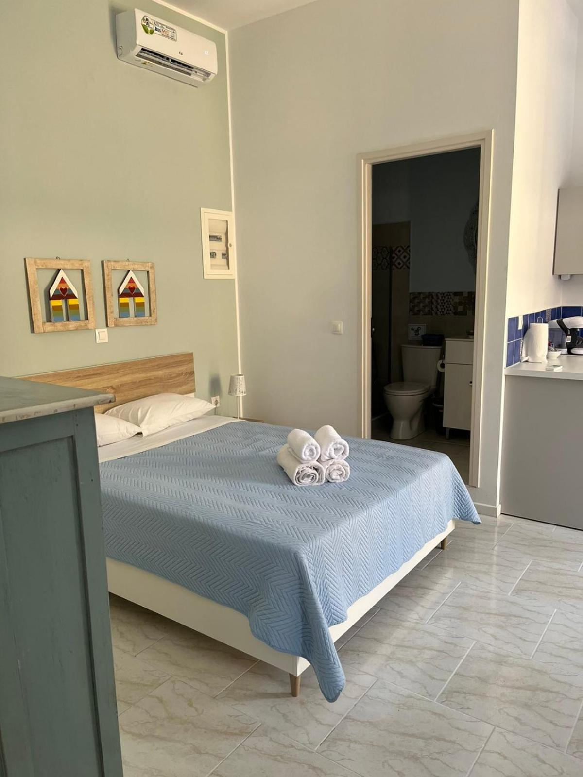Almira Studios And Apartments Agia Marina  Extérieur photo